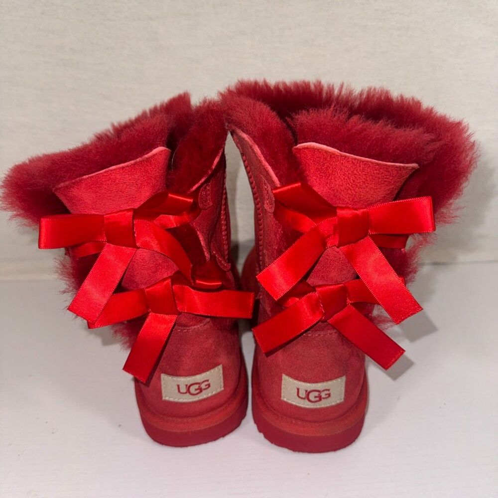 UGG Bailey Bow II Boots Kids Size 5 Red Suede Sheepskin Winter Booties